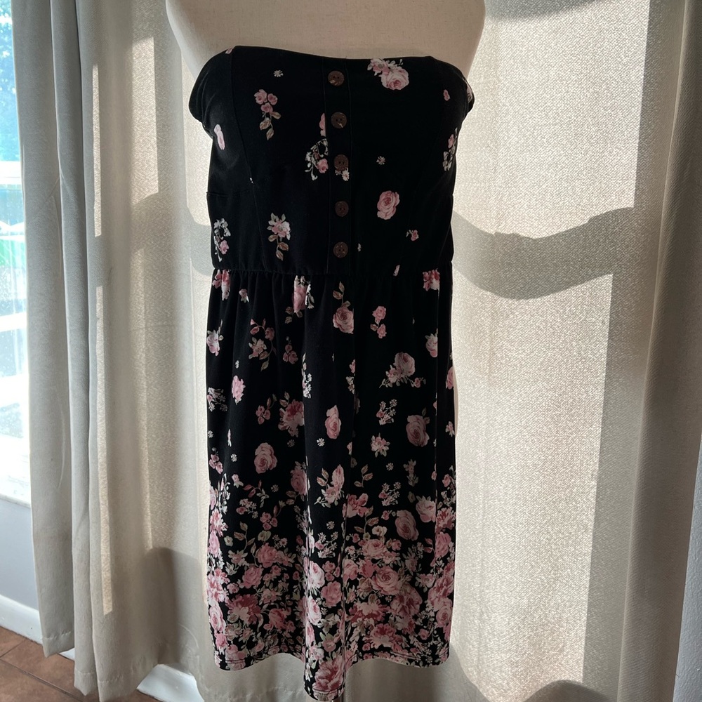 Cute strapless summer dress